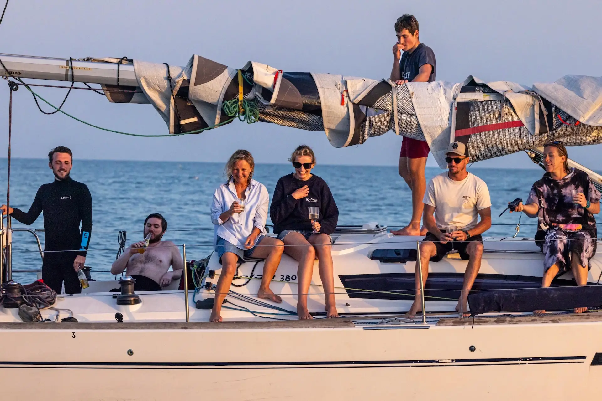 Yacht_charter_trip_happy_guests_brighton